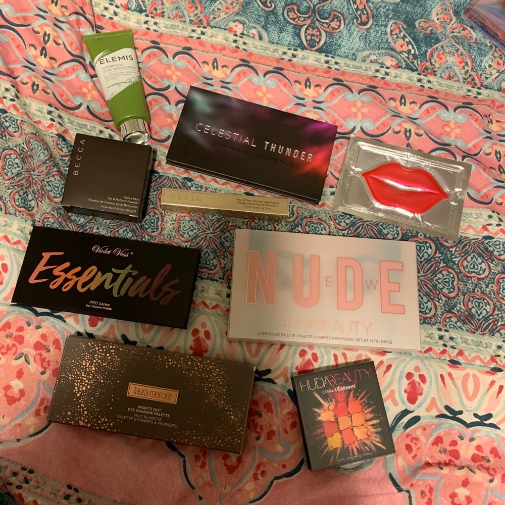 NEW Huda Beauty New Nude bundle
